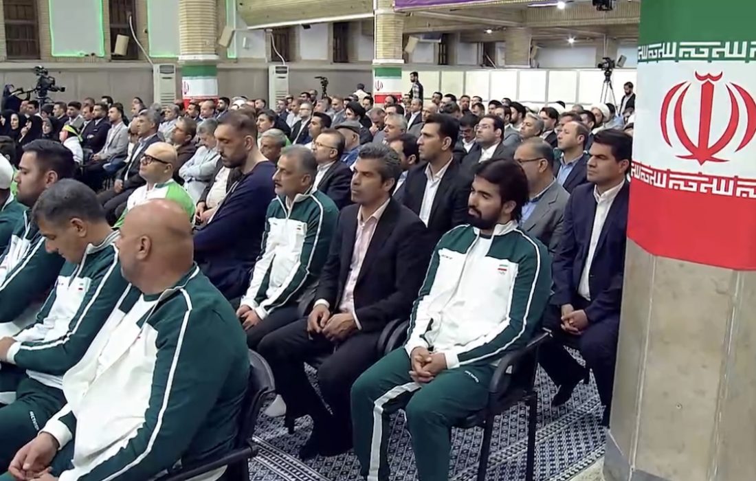 حضور دکتر حمید عزیزی رئیس فدراسیون گلف جمهوری اسلامی ایران در دیدار اعضای کاروان‌های اعزامی و قهرمانان المپیک و پارالمپیک ایران به بازی‌های المپیک و پارالمپیک ۲۰۲۴ پاریس با مقام معظم رهبری