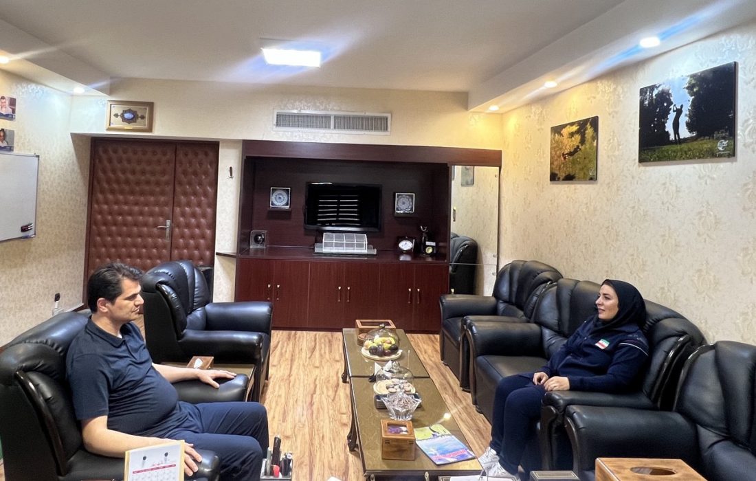 جلسه فنی سرمربی و سرپرستان تیم‌های ملی وودبال با دکتر عزیزی